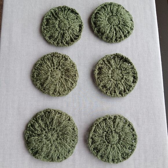Set of 6 Coasters 4" crochet cable pinwheel round green chunky handmade decor - Picture 5 of 9
